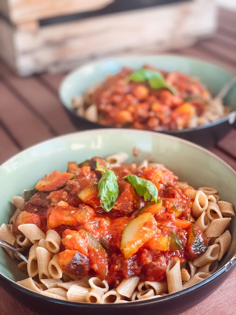 Volkoren penne met tomatensaus